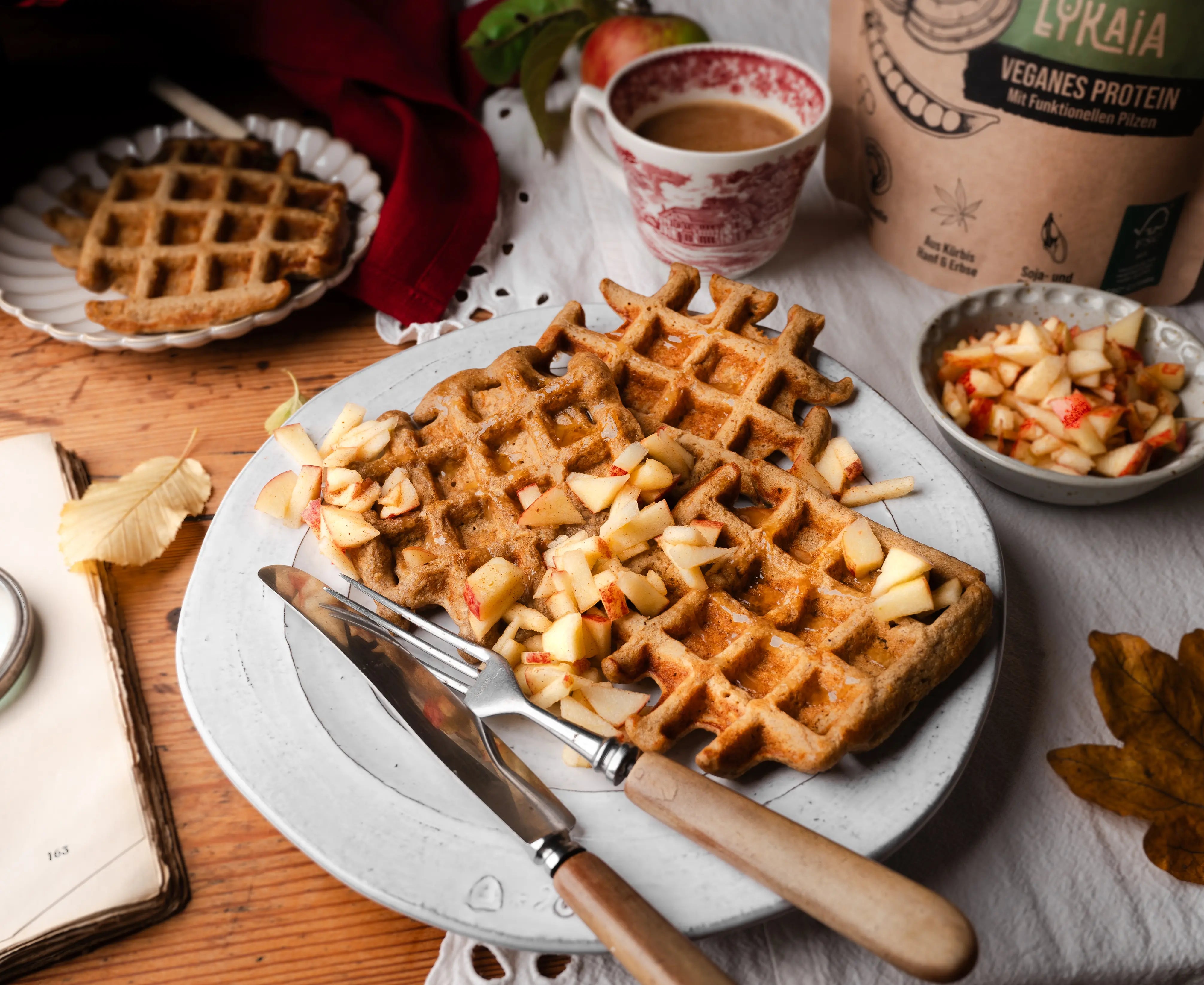 Herbstliche Apfel-Zimt Protein Waffeln