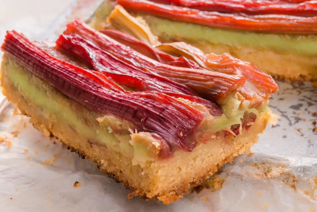 Rhubarb cake with A2 protein