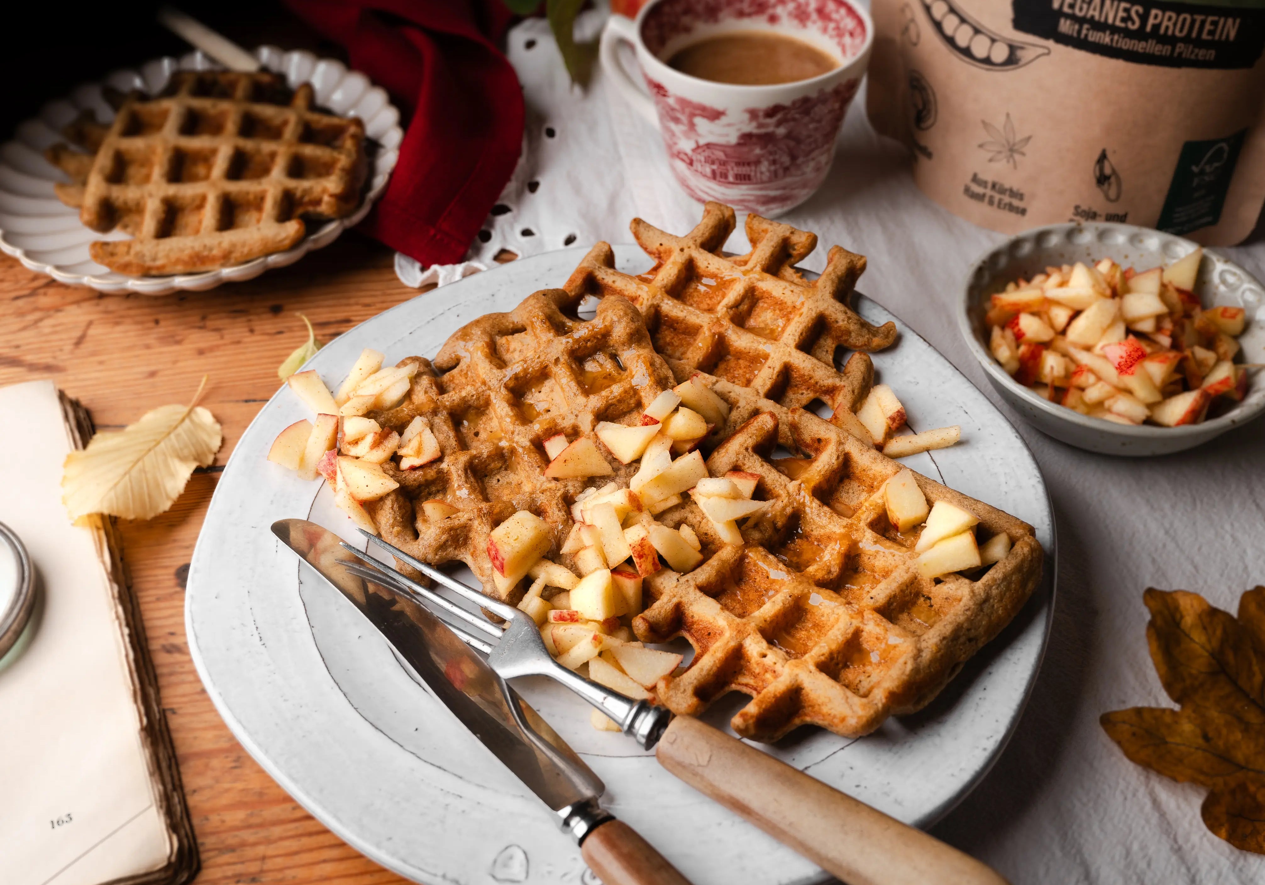 Herbstliche Apfel-Zimt Protein Waffeln