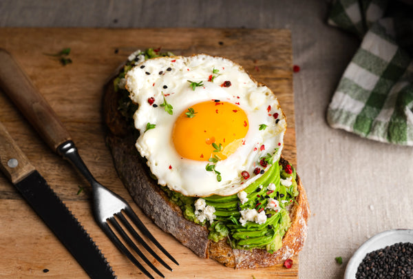 Avocado Brot mit Ei