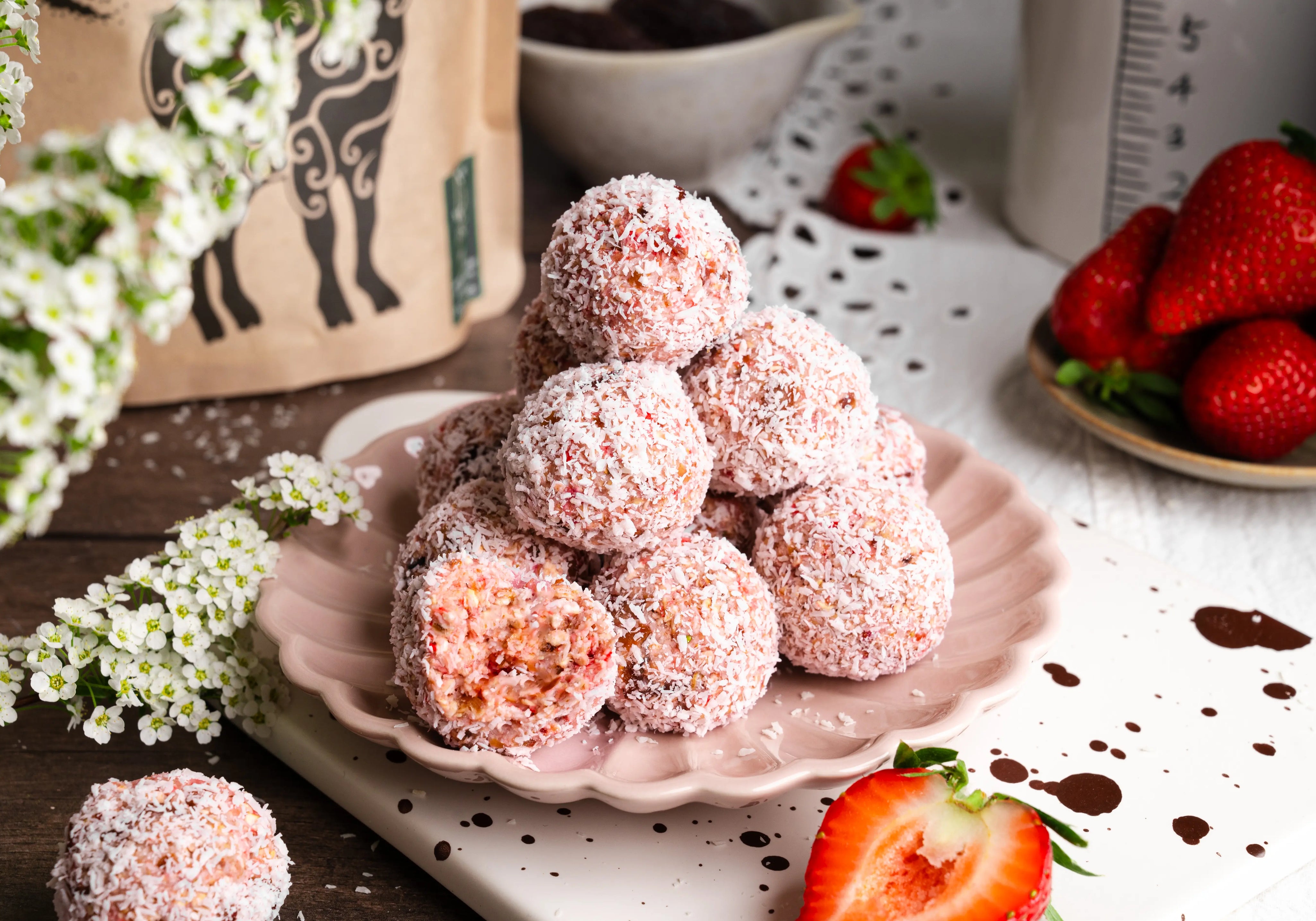 Erdbeer Bliss Balls